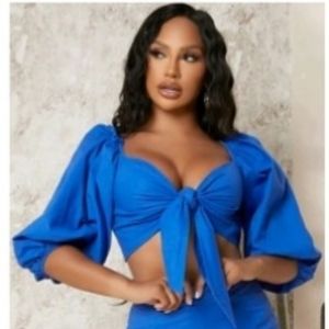 NWOT Puff sleeve Crop